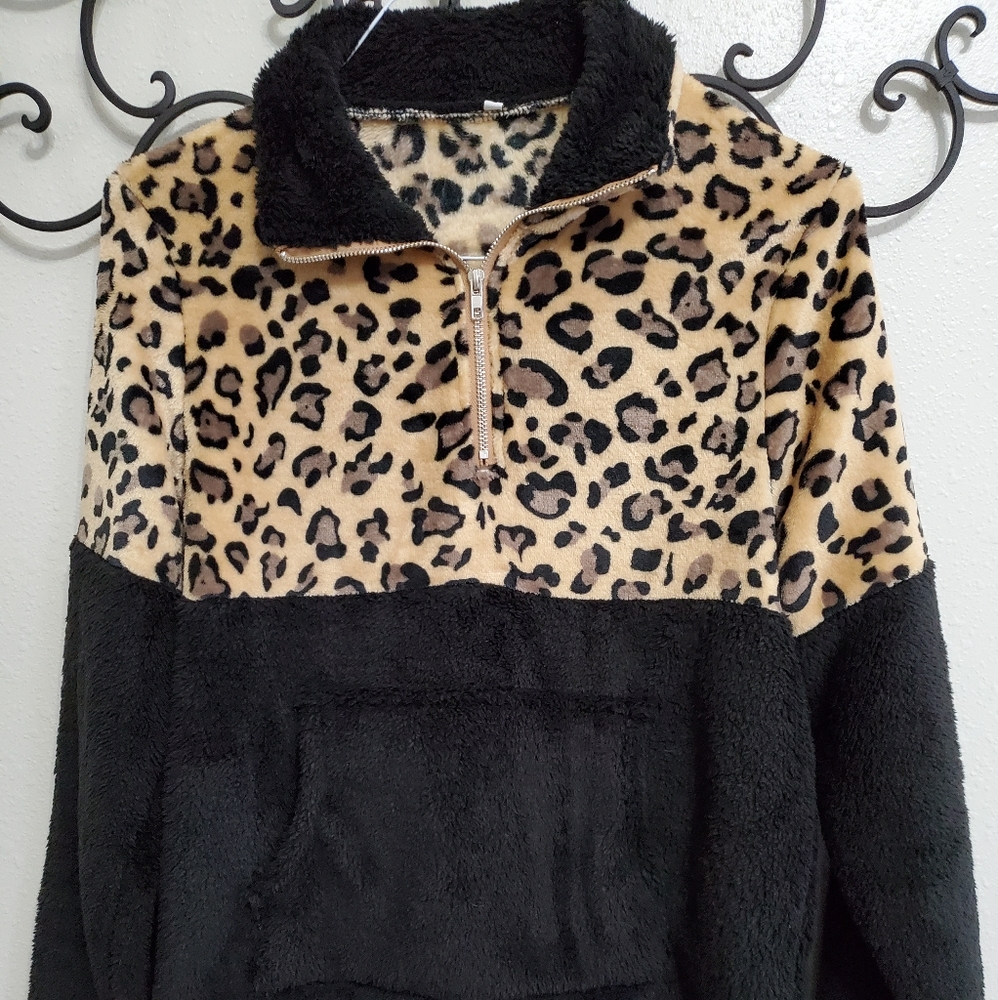 Leopard zip neck pullover